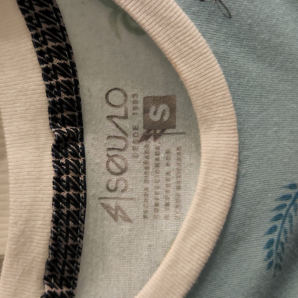 Tropical Tee - Picture 3 of 3